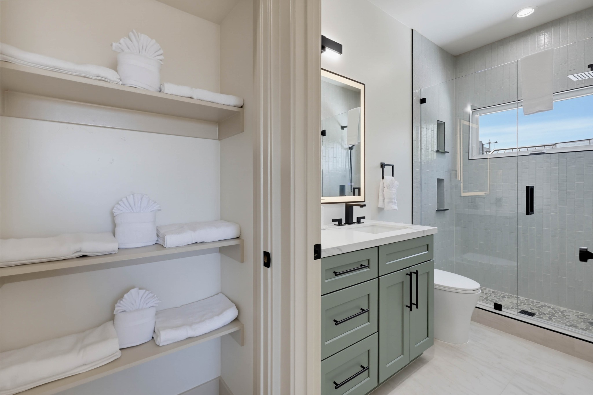 Virtual tour photo 29 of 36 for 422 Arbor Dr