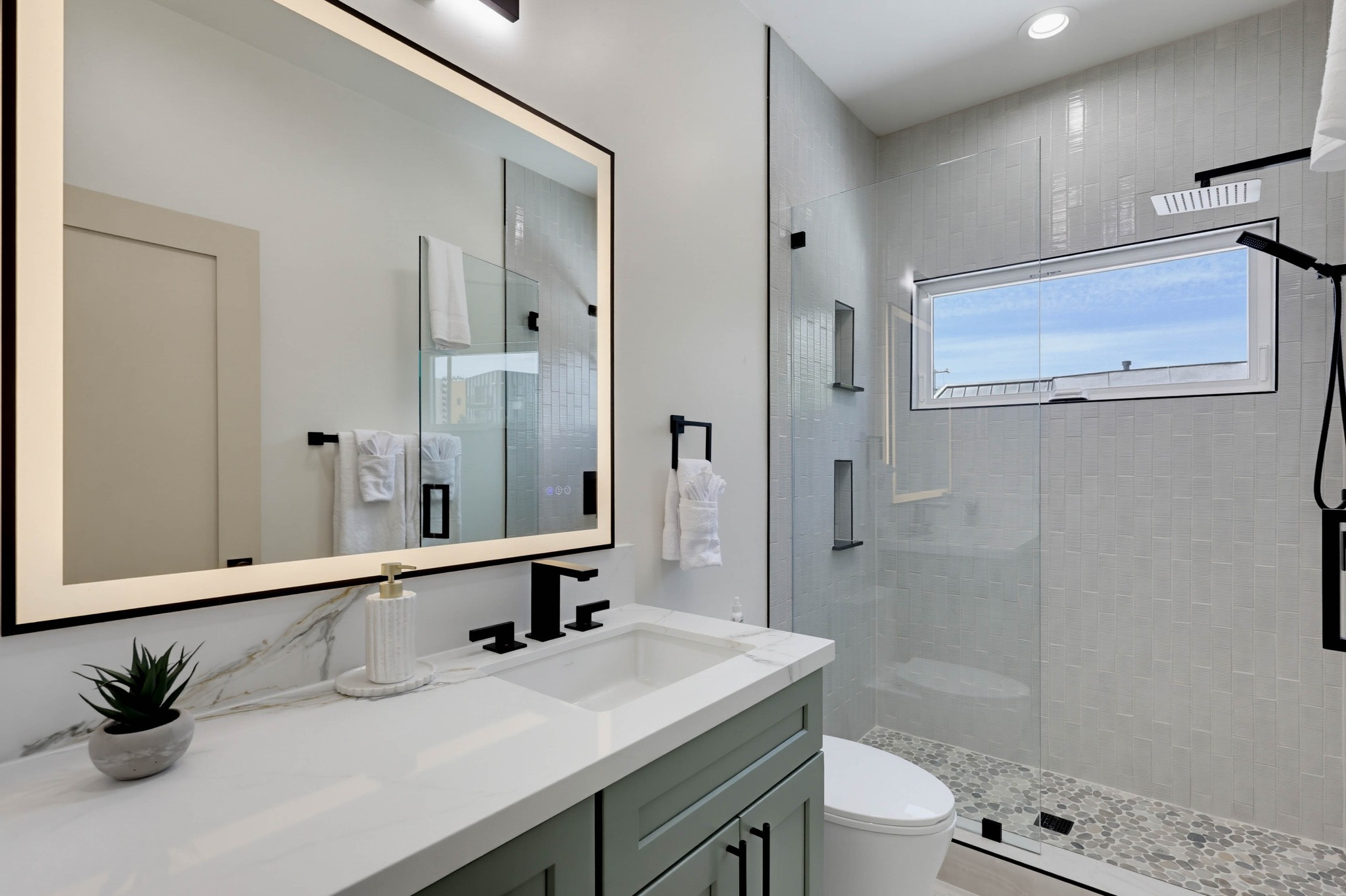 Virtual tour photo 30 of 36 for 422 Arbor Dr