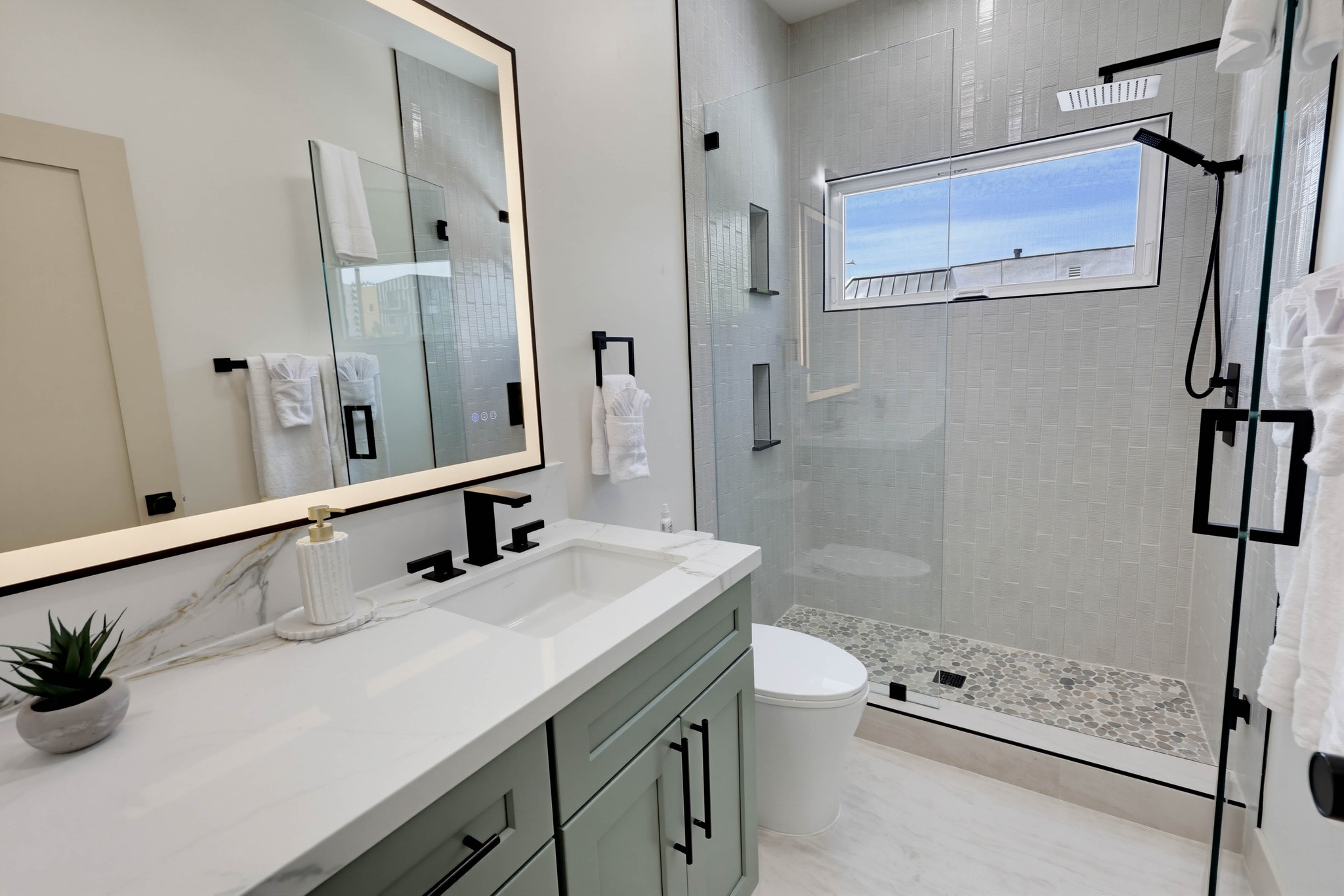 Virtual tour photo 31 of 36 for 422 Arbor Dr