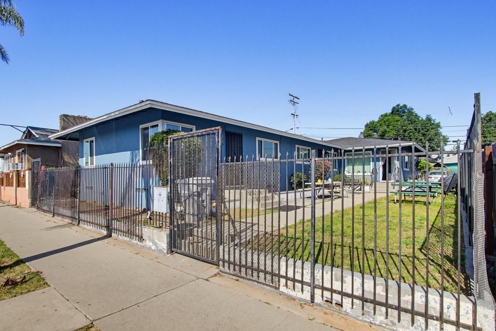 Virtual tour photo 1 of 56 for 4220 Poplar St