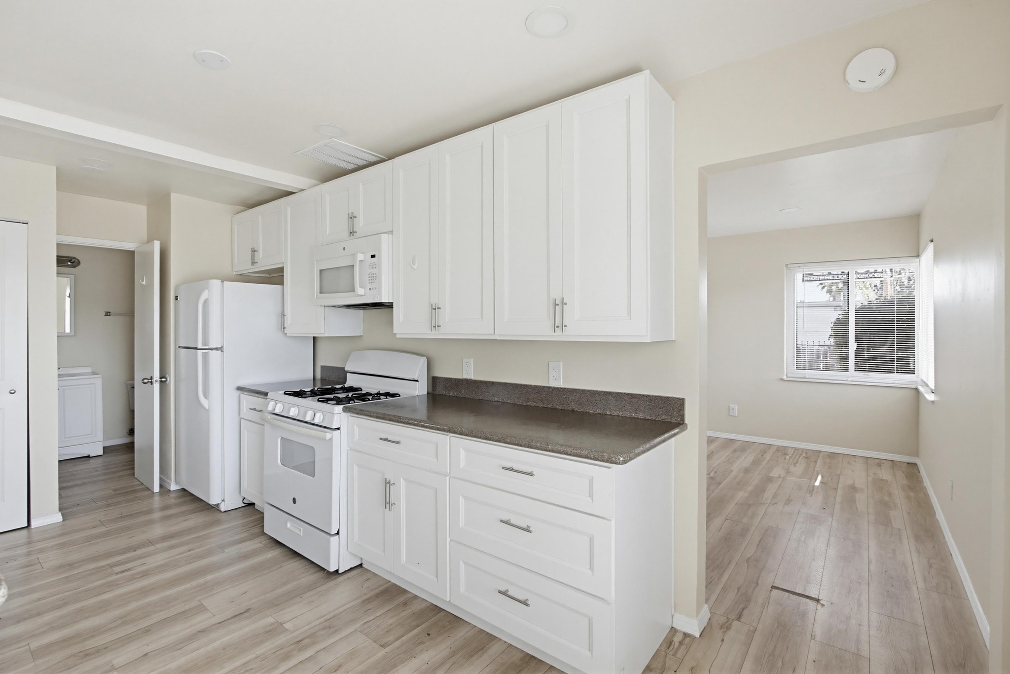Virtual tour photo 15 of 56 for 4220 Poplar St