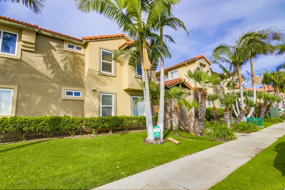 Virtual tour photo 1 of 40 for 4222 Menlo Ave