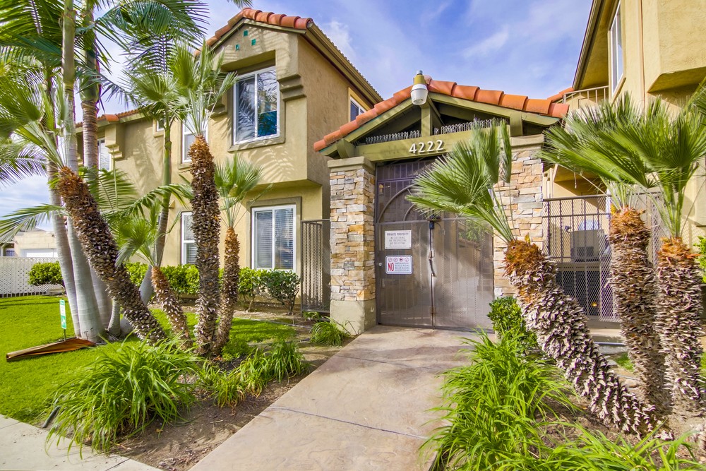 Virtual tour photo 4 of 40 for 4222 Menlo Ave