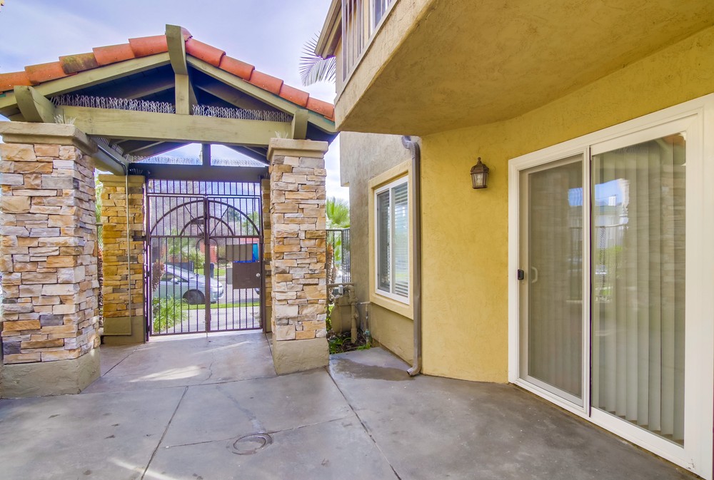 Virtual tour photo 8 of 40 for 4222 Menlo Ave