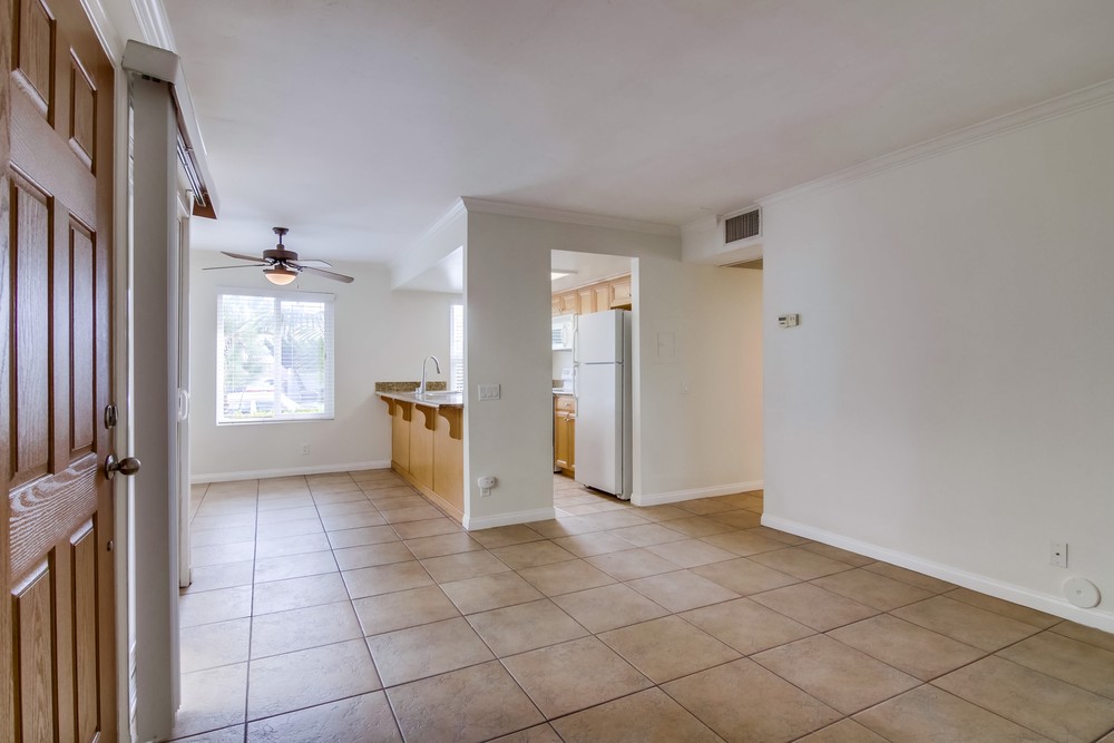 Virtual tour photo 10 of 40 for 4222 Menlo Ave