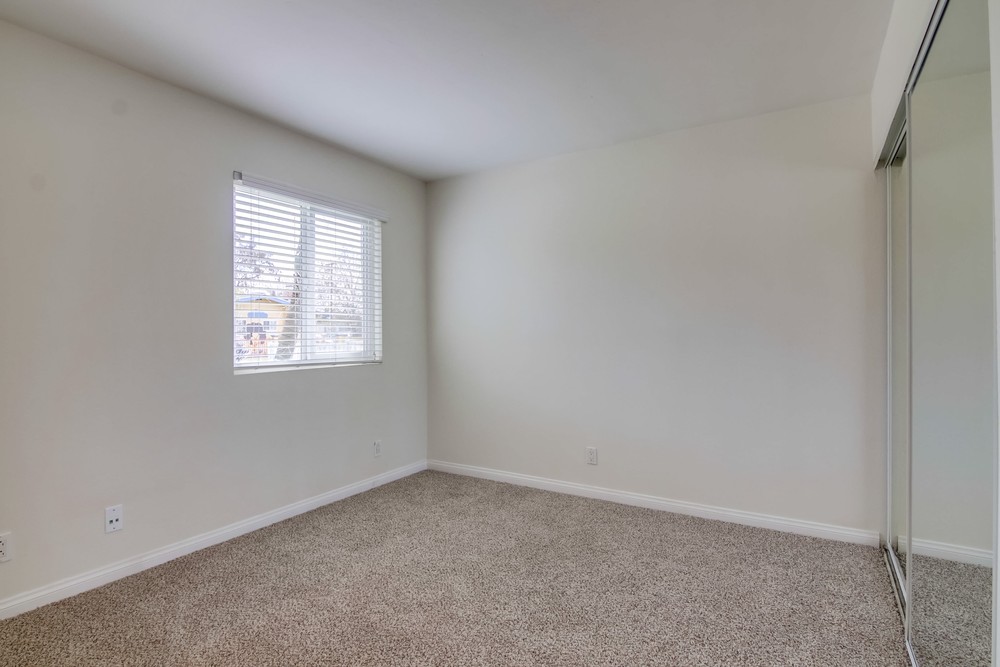 Virtual tour photo 27 of 40 for 4222 Menlo Ave