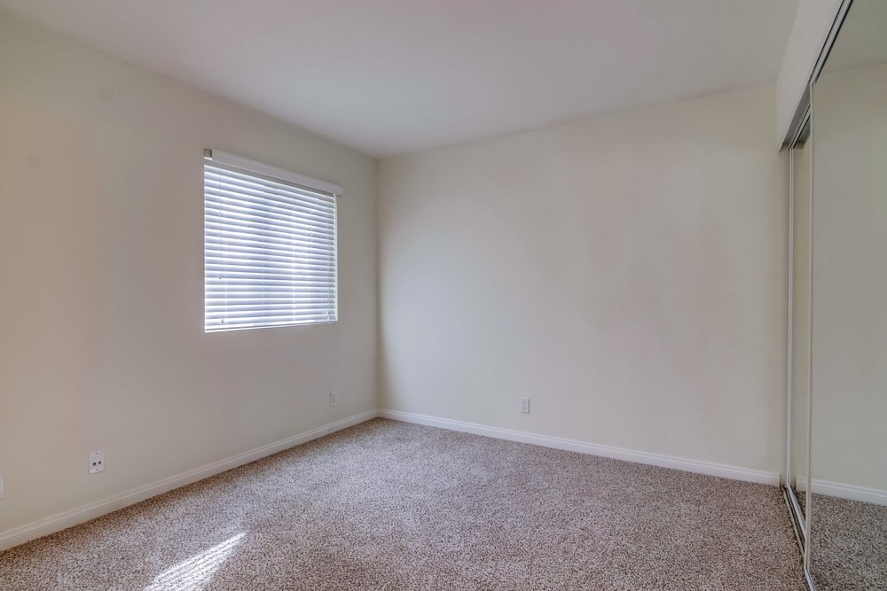 Virtual tour photo 28 of 40 for 4222 Menlo Ave
