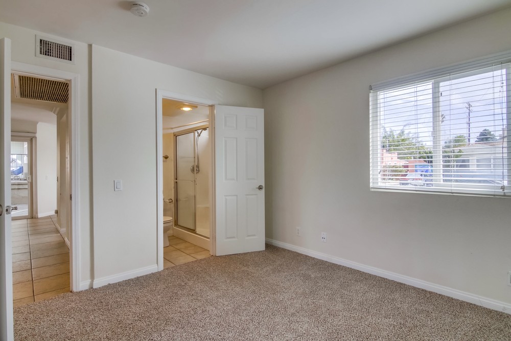 Virtual tour photo 31 of 40 for 4222 Menlo Ave