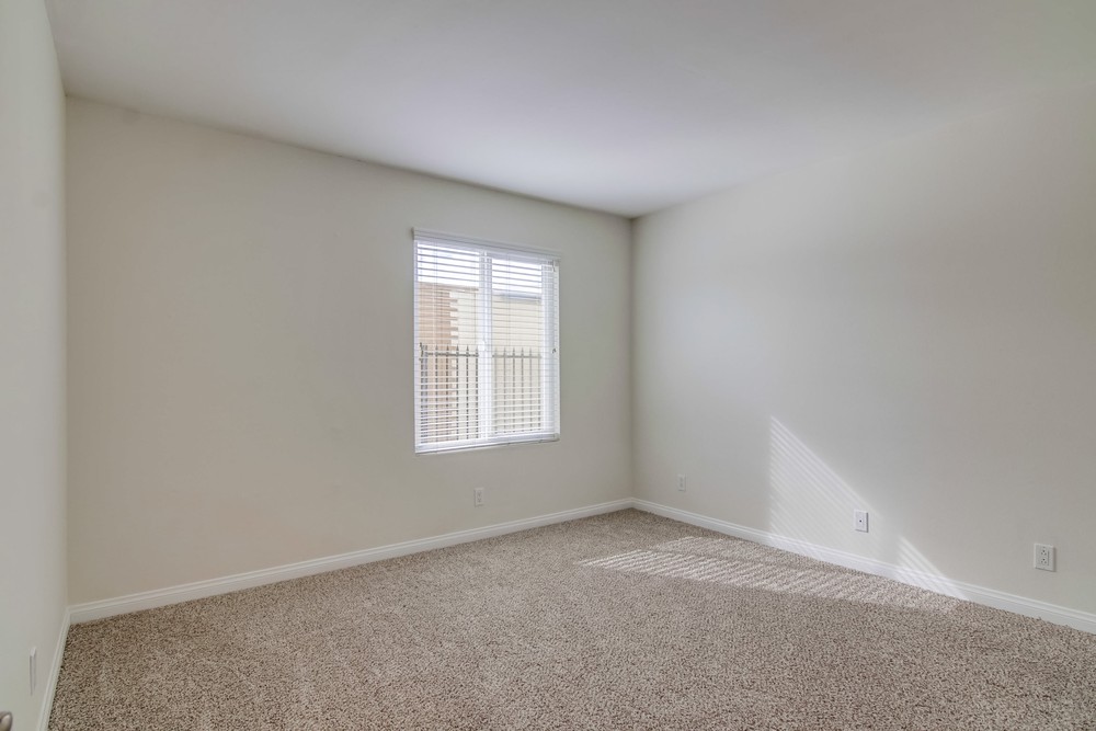 Virtual tour photo 35 of 40 for 4222 Menlo Ave