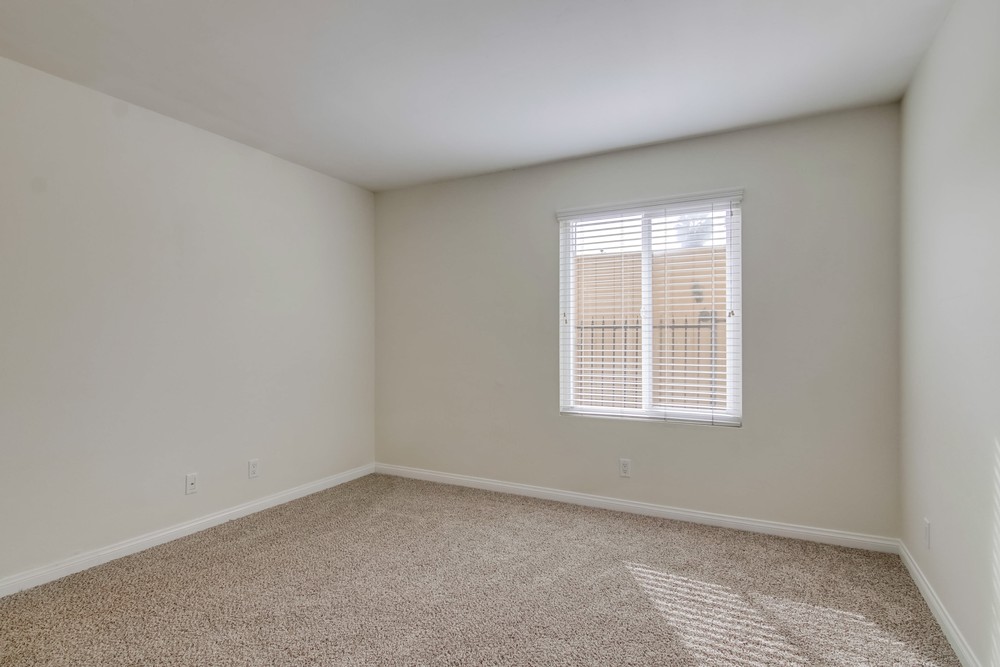 Virtual tour photo 36 of 40 for 4222 Menlo Ave