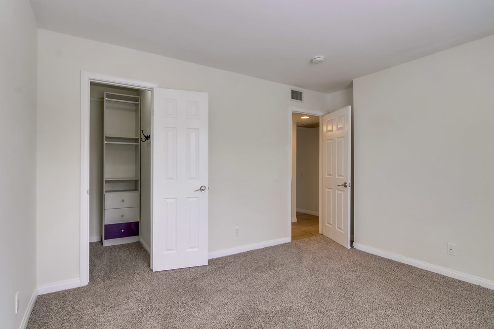Virtual tour photo 37 of 40 for 4222 Menlo Ave