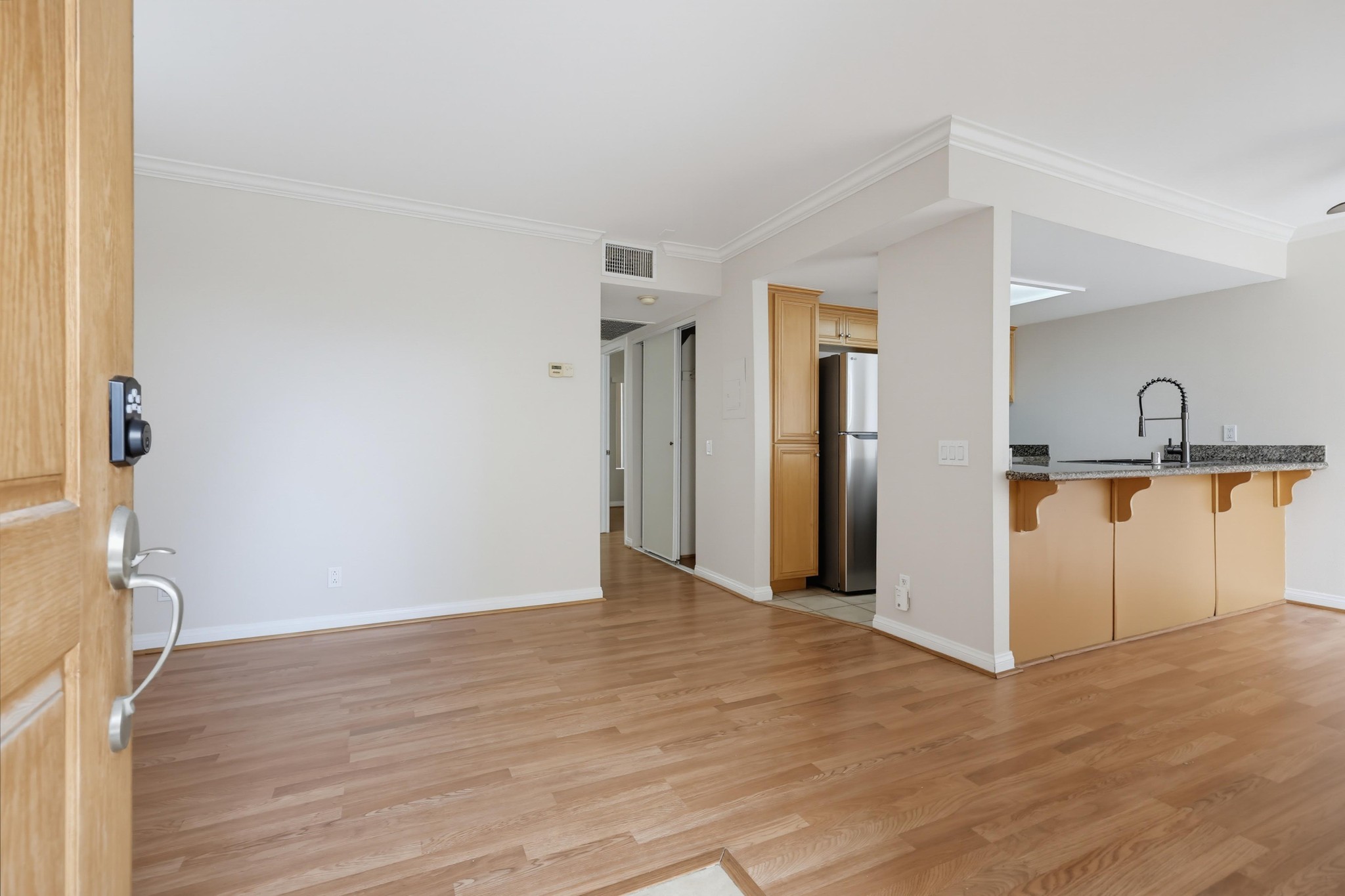 Virtual tour photo 13 of 44 for 4222 Menlo Ave Unit 21