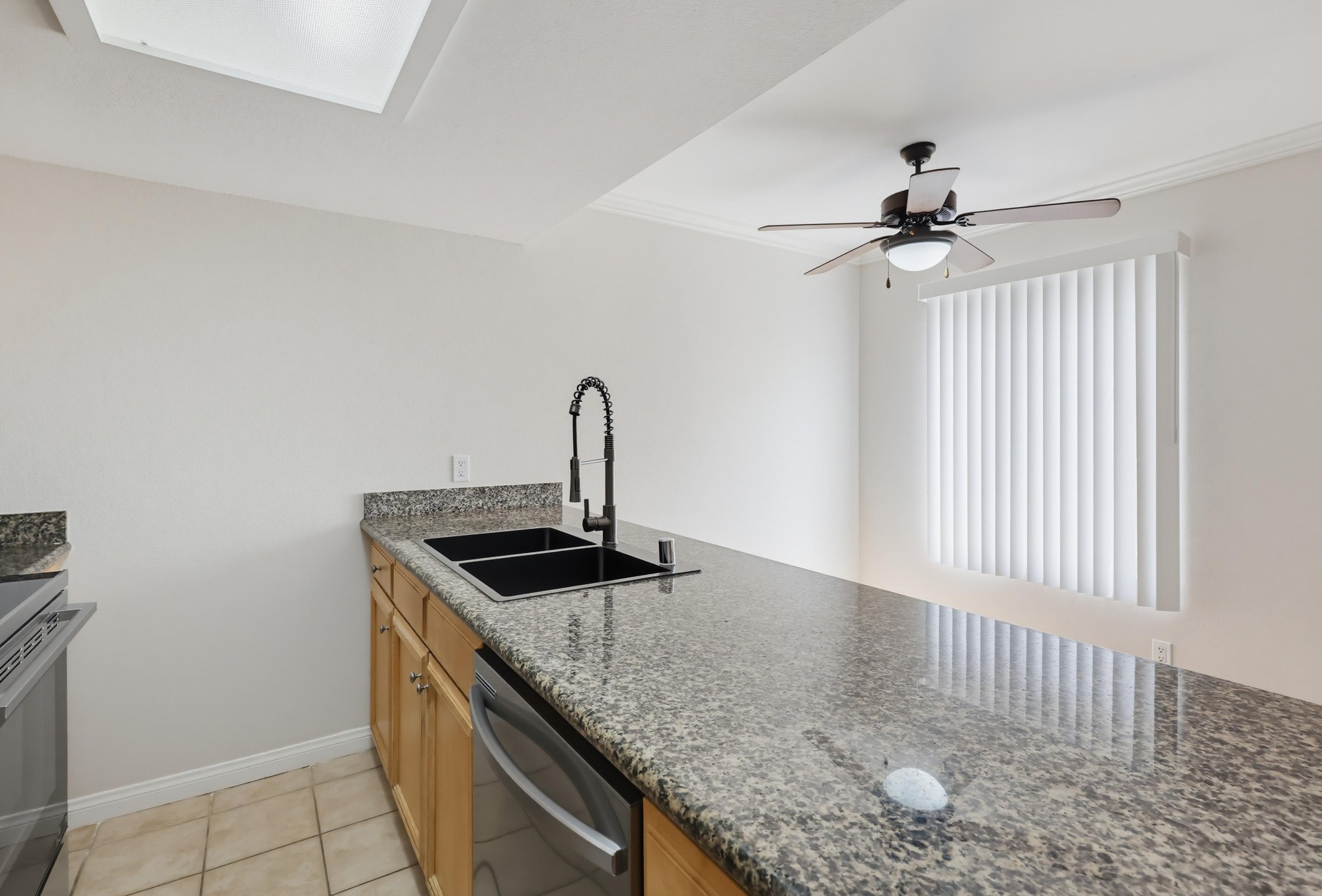 Virtual tour photo 19 of 44 for 4222 Menlo Ave Unit 21