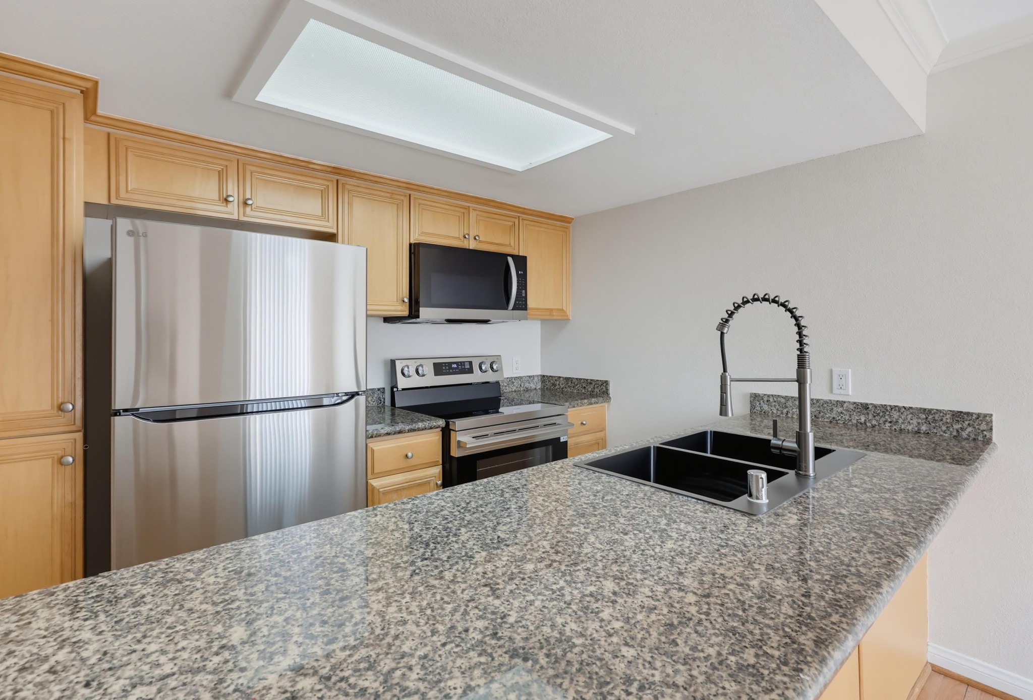 Virtual tour photo 23 of 44 for 4222 Menlo Ave Unit 21