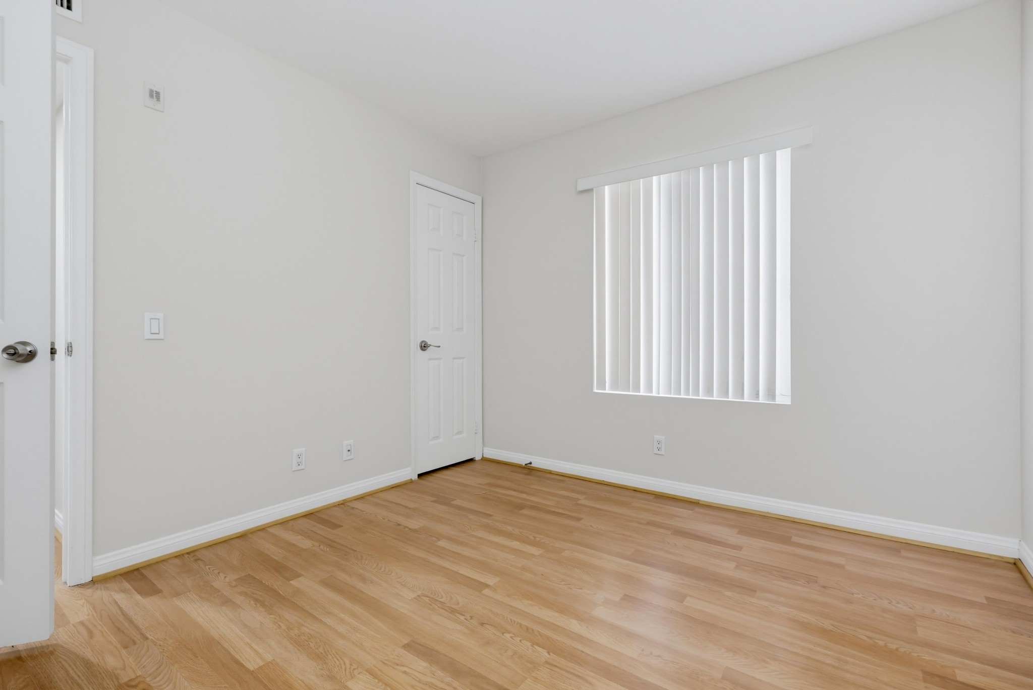 Virtual tour photo 29 of 44 for 4222 Menlo Ave Unit 21