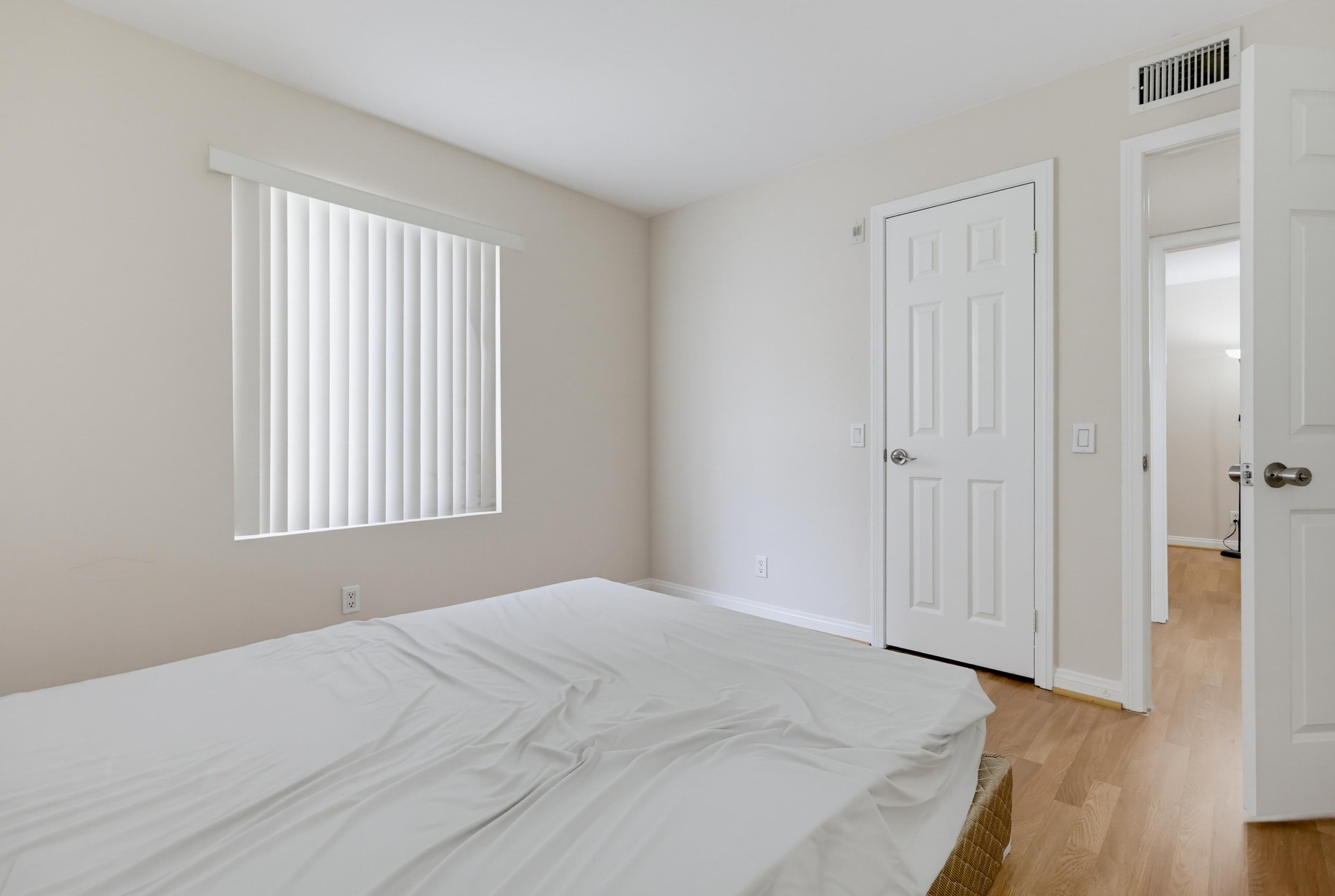 Virtual tour photo 40 of 44 for 4222 Menlo Ave Unit 21