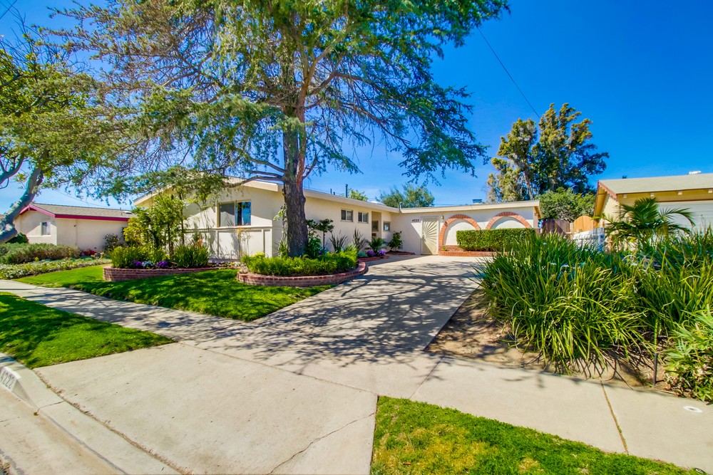 Virtual tour photo 1 of 54 for 4222 Mt Hukee Ave