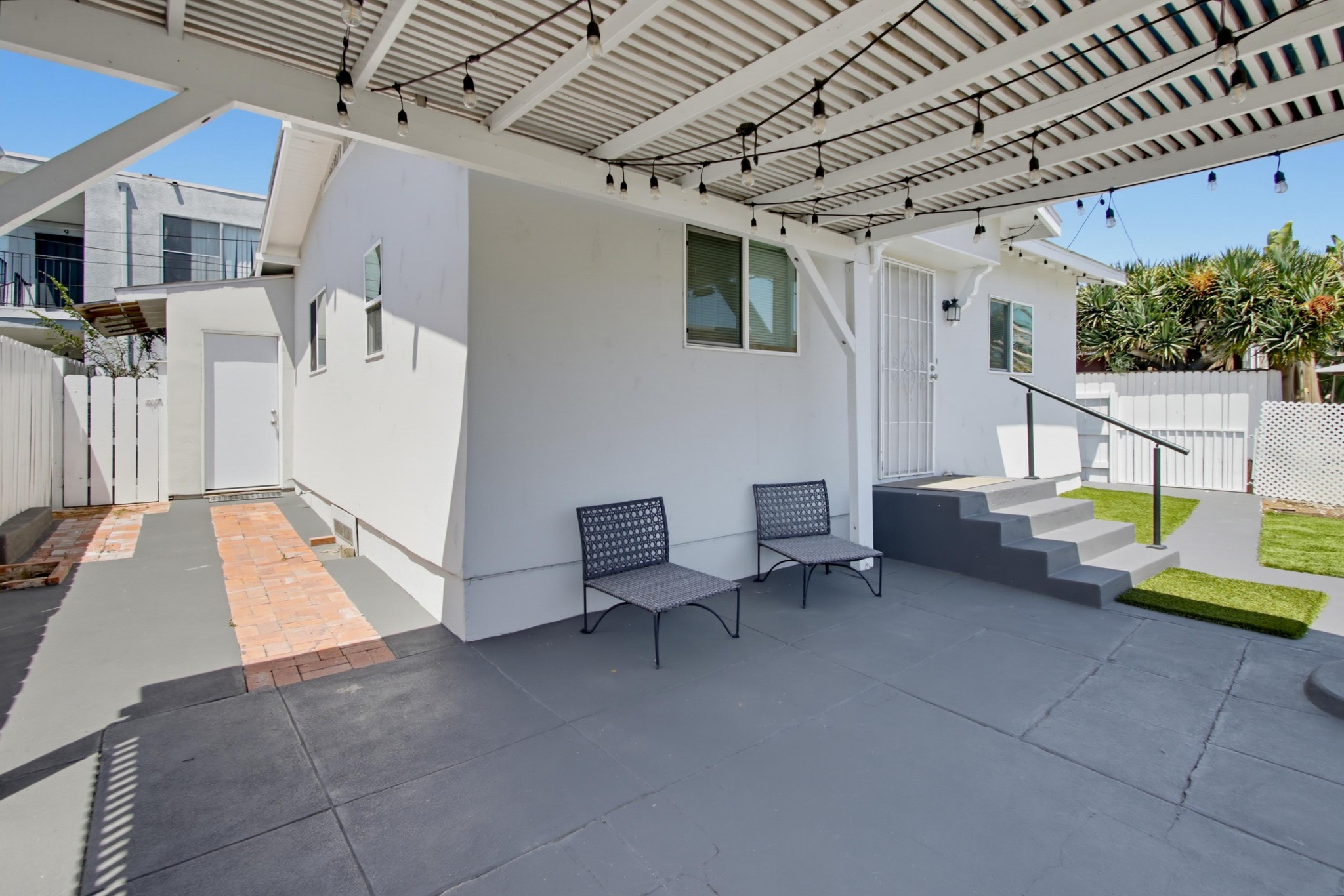 Virtual tour photo 4 of 30 for 4222 Myrtle Ave