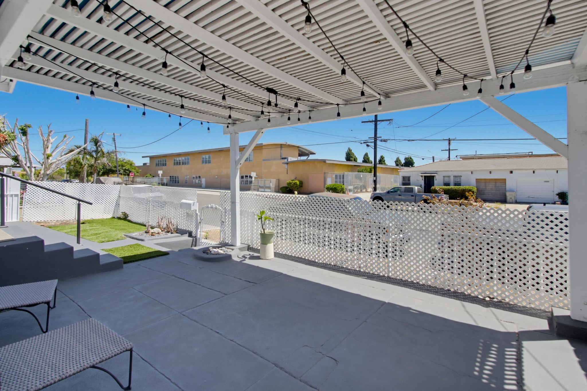 Virtual tour photo 5 of 30 for 4222 Myrtle Ave