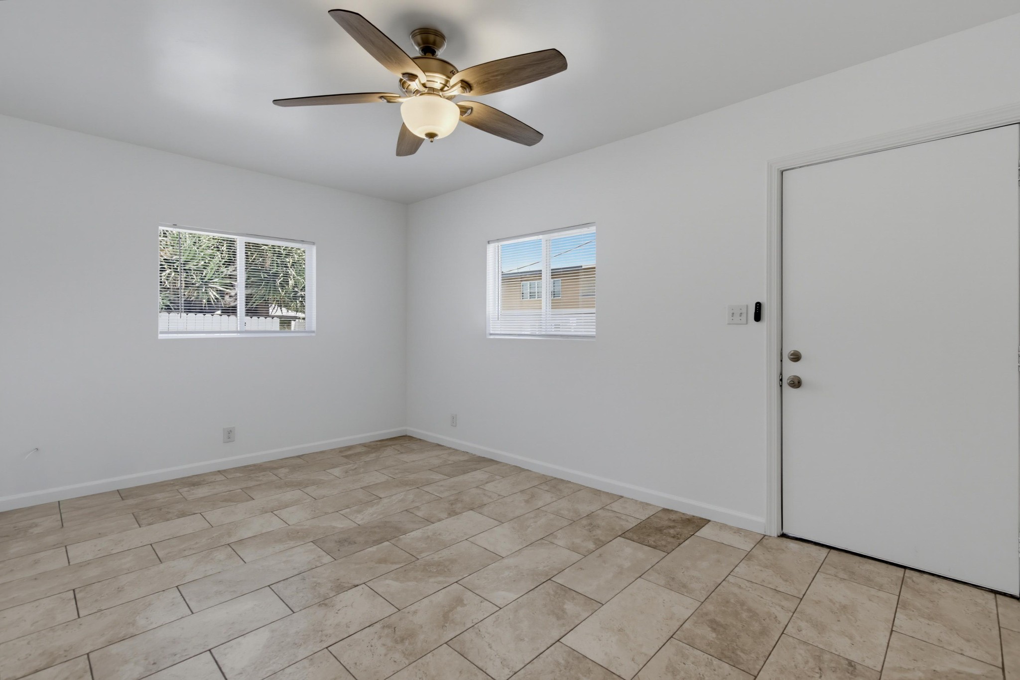 Virtual tour photo 11 of 30 for 4222 Myrtle Ave