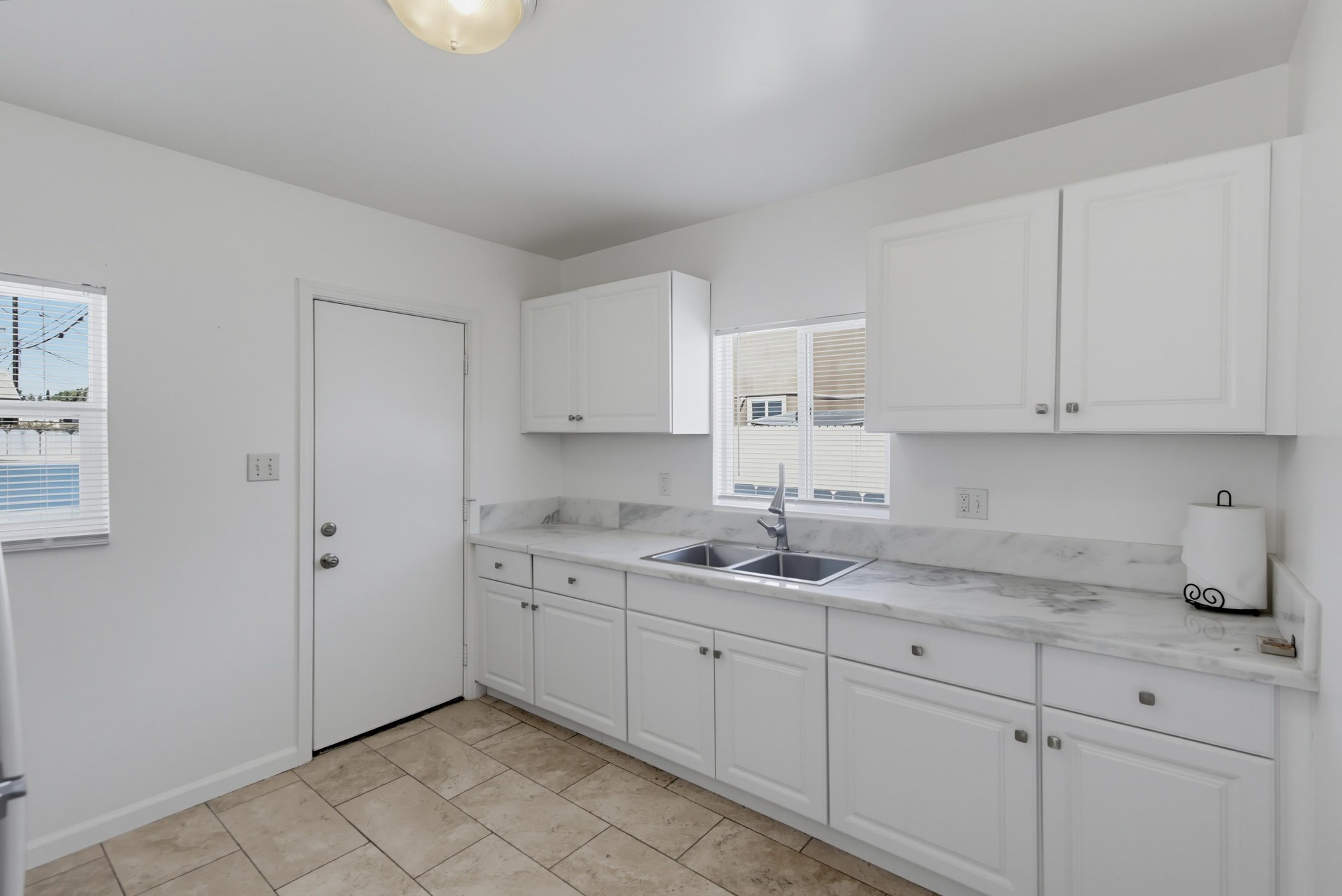 Virtual tour photo 14 of 30 for 4222 Myrtle Ave
