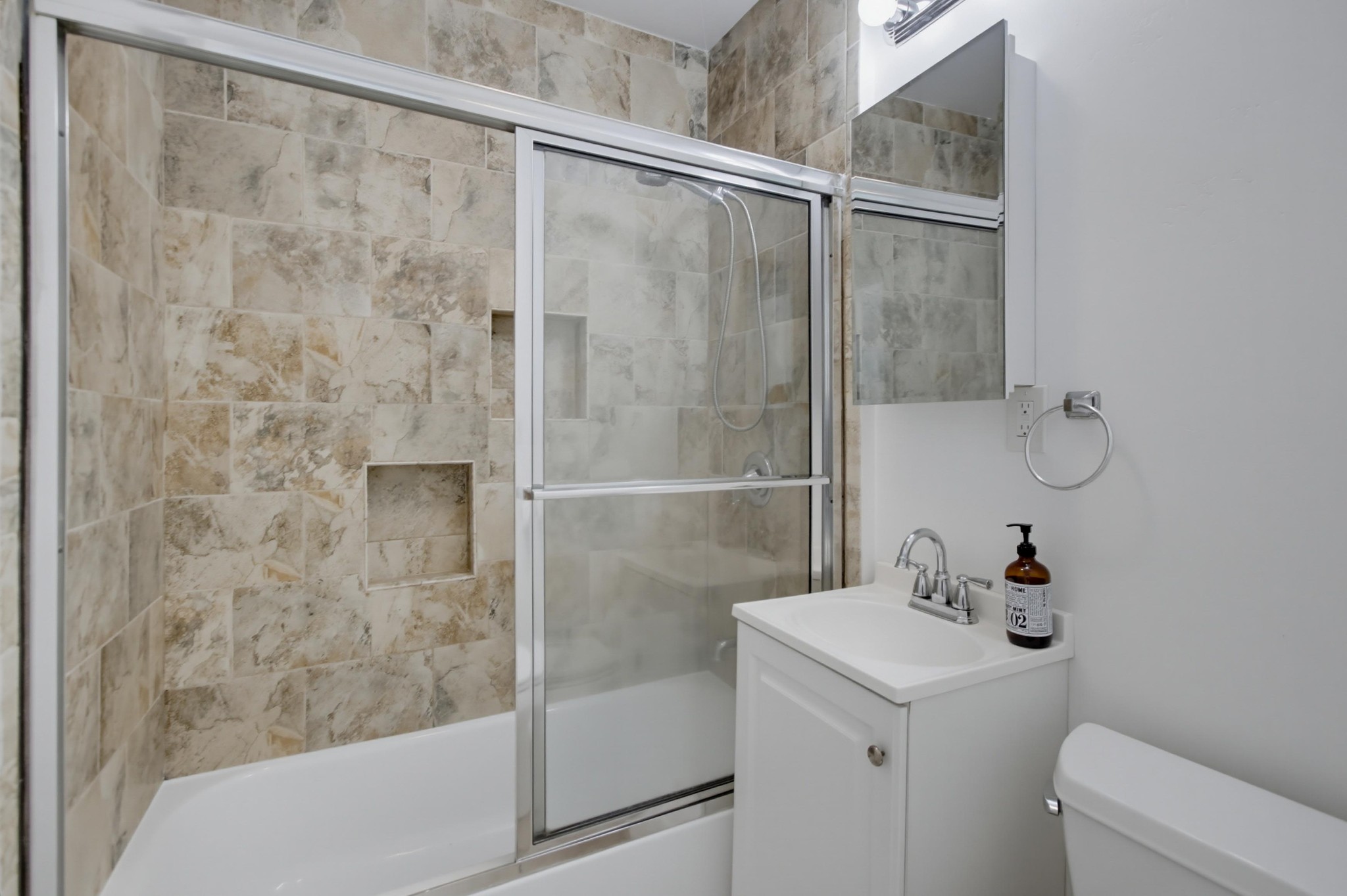 Virtual tour photo 18 of 30 for 4222 Myrtle Ave