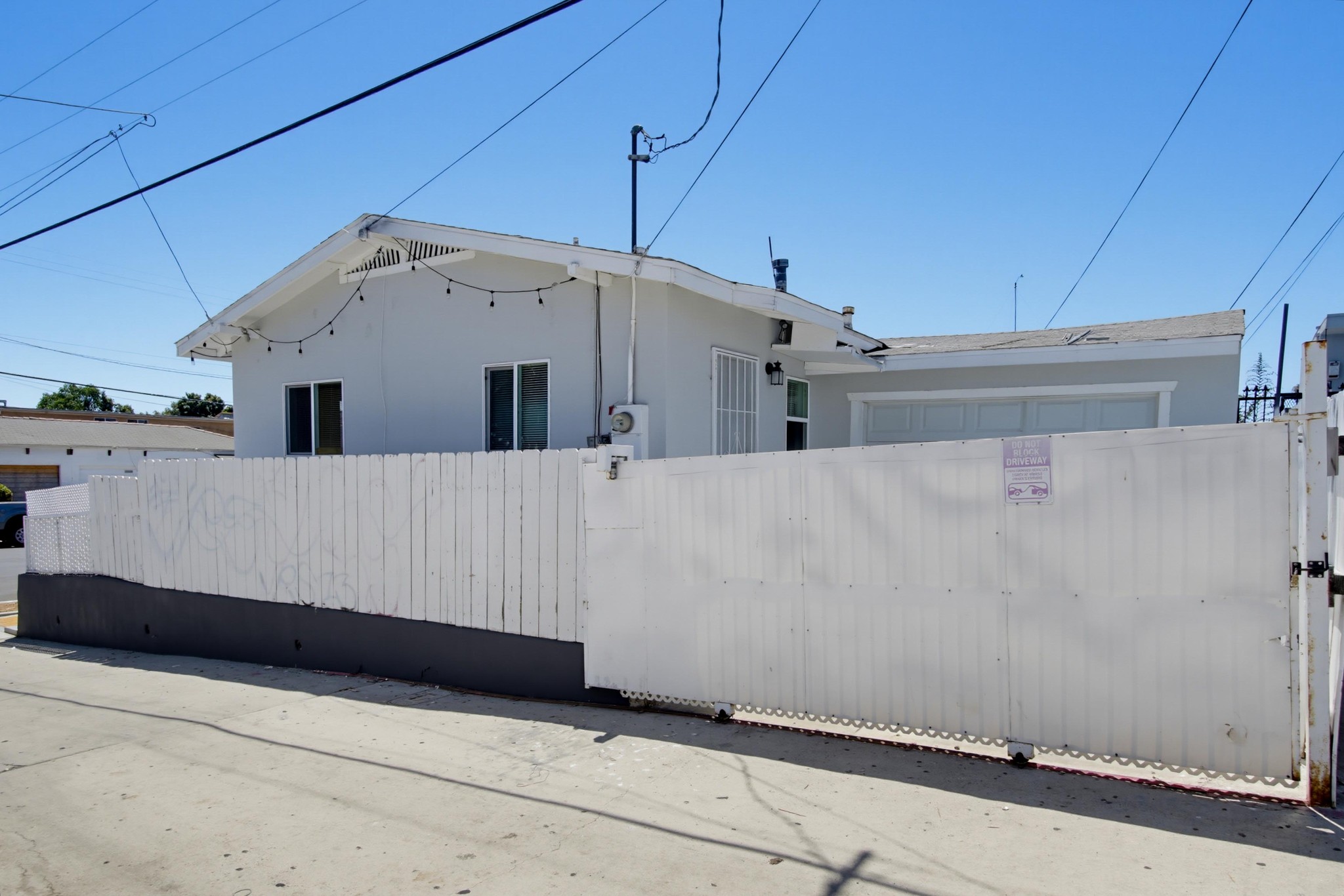 Virtual tour photo 29 of 30 for 4222 Myrtle Ave