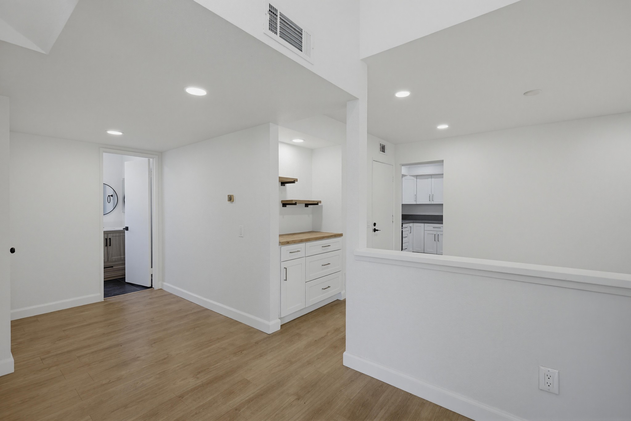 Virtual tour photo 13 of 76 for 4225 Andros Cir