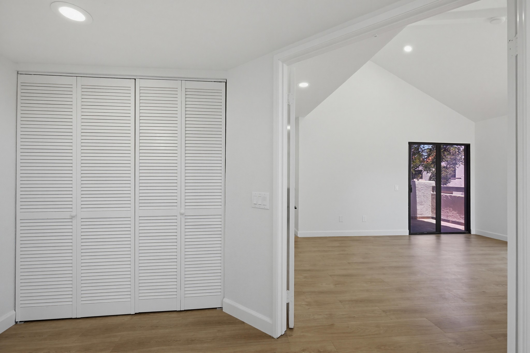 Virtual tour photo 37 of 76 for 4225 Andros Cir