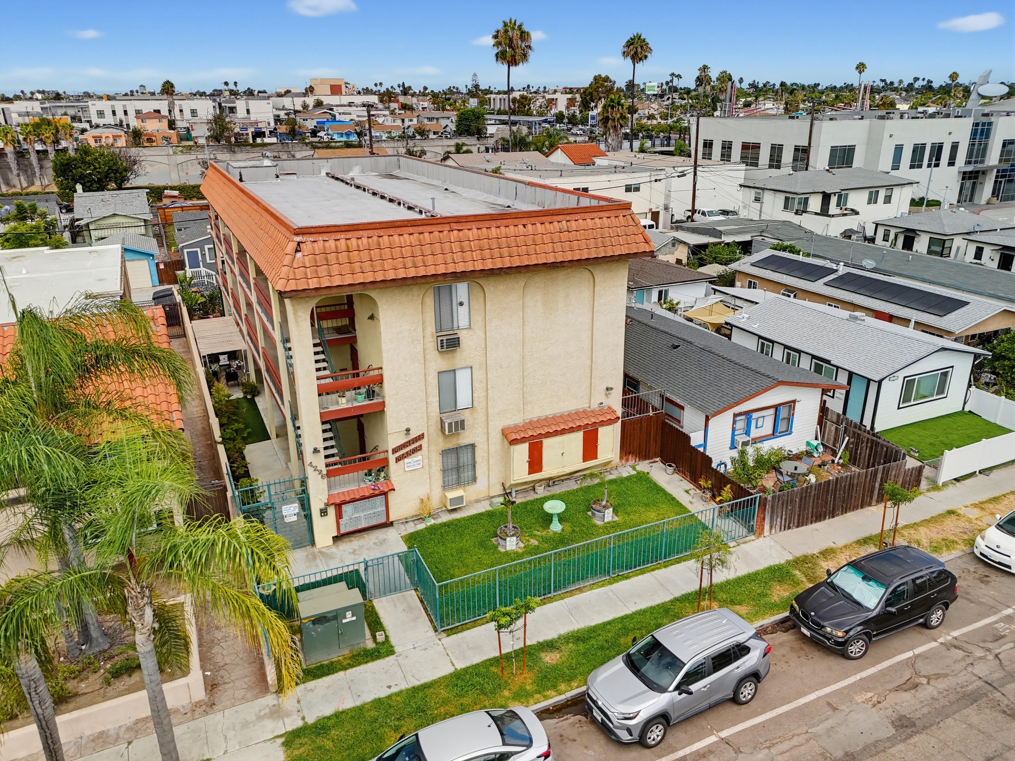Virtual tour photo 1 of 71 for 4226 41st St