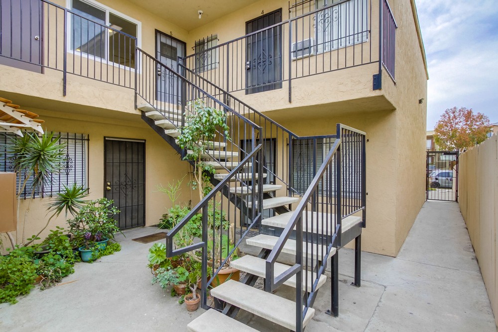 Virtual tour photo 5 of 30 for 4227 36th St #5