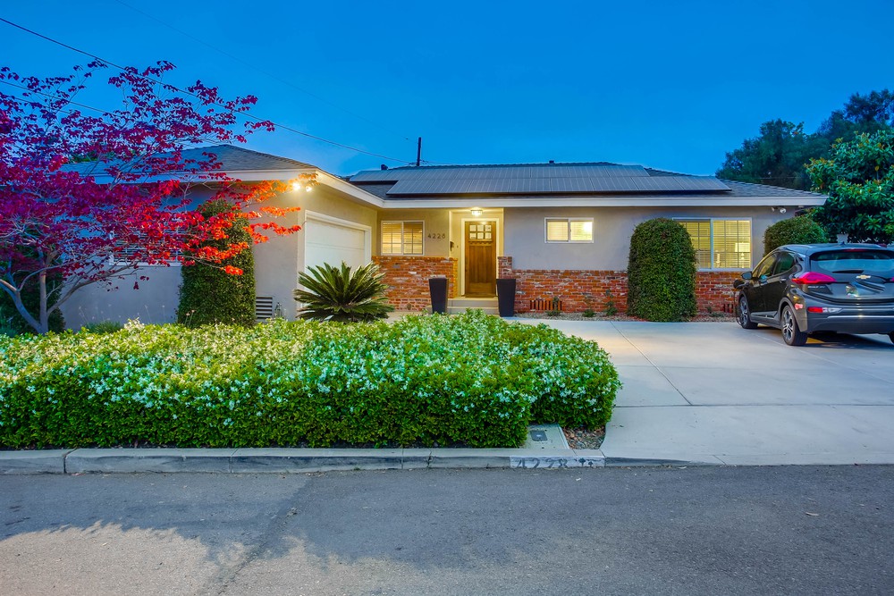 Virtual tour photo 1 of 64 for 4228 Napier St