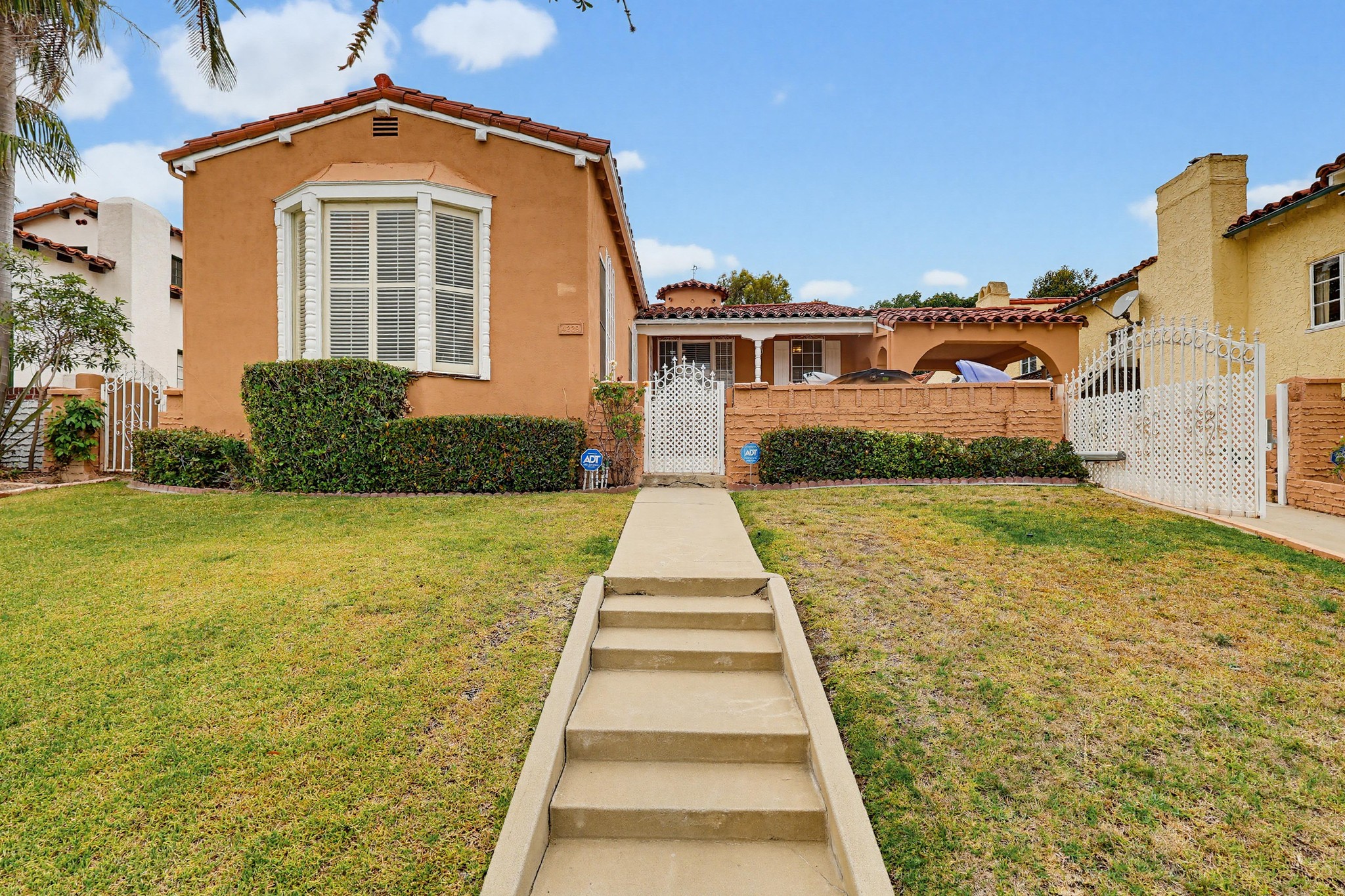 Virtual tour photo 3 of 76 for 4229 Angeles Vista Blvd