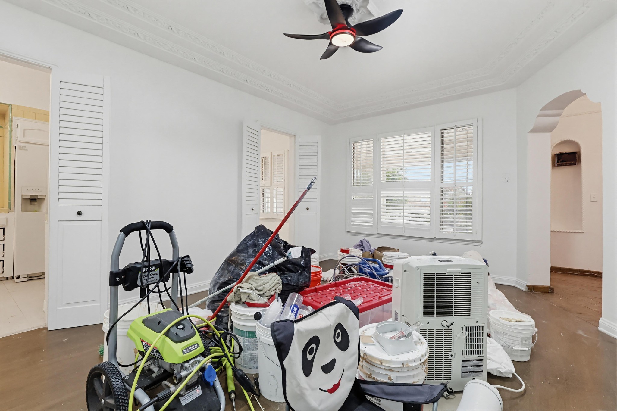Virtual tour photo 20 of 76 for 4229 Angeles Vista Blvd