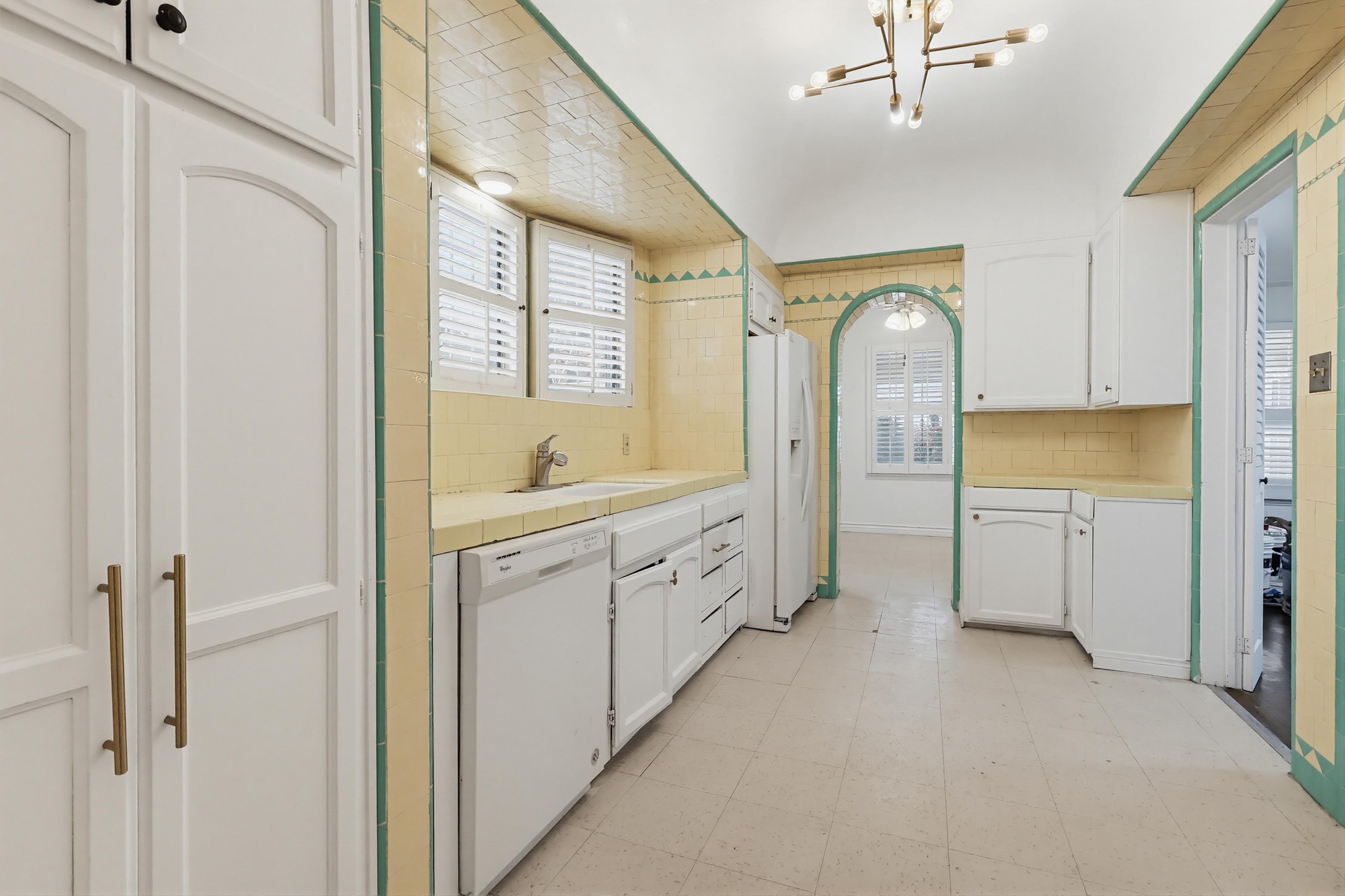 Virtual tour photo 29 of 76 for 4229 Angeles Vista Blvd