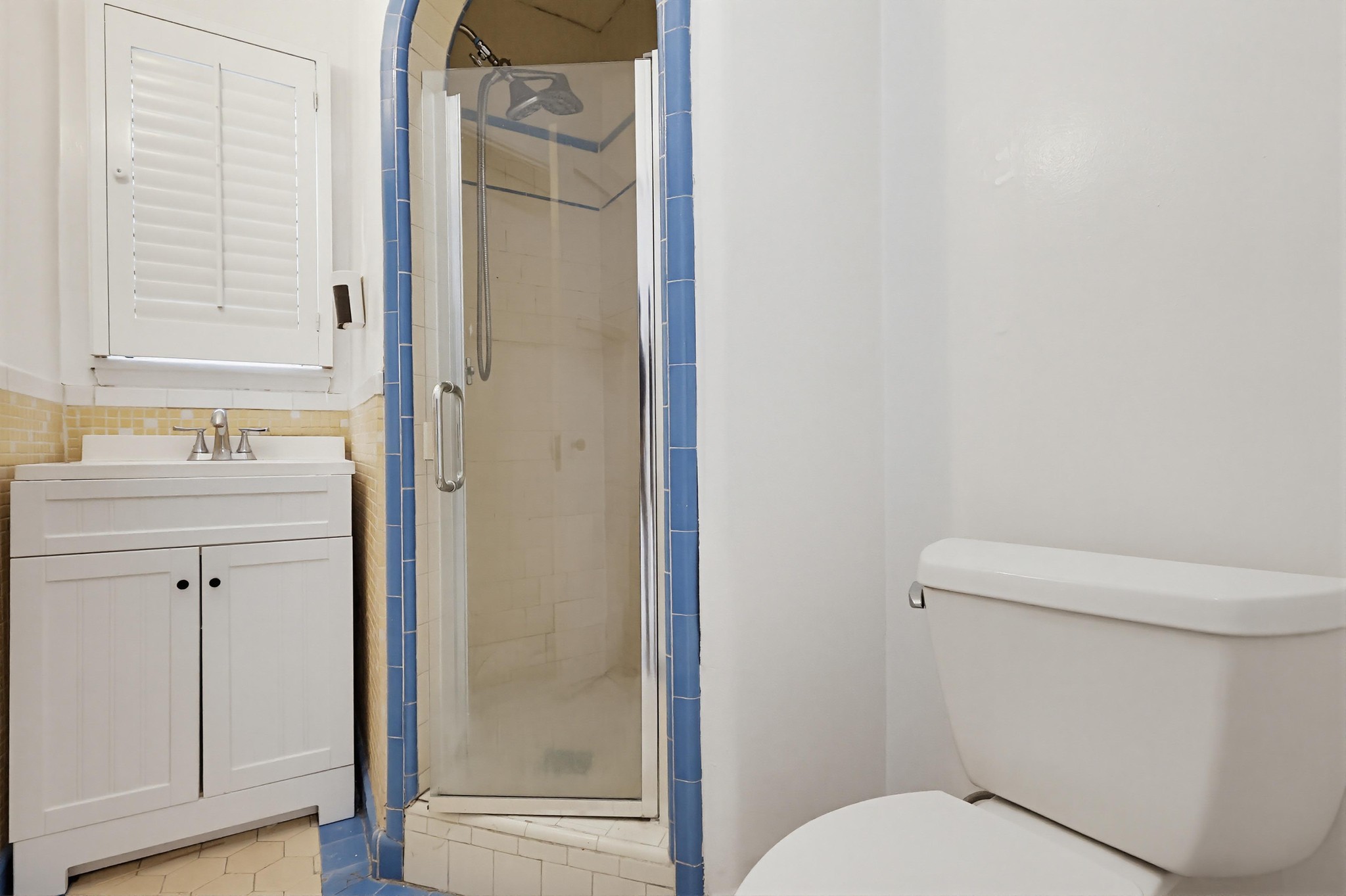 Virtual tour photo 33 of 76 for 4229 Angeles Vista Blvd