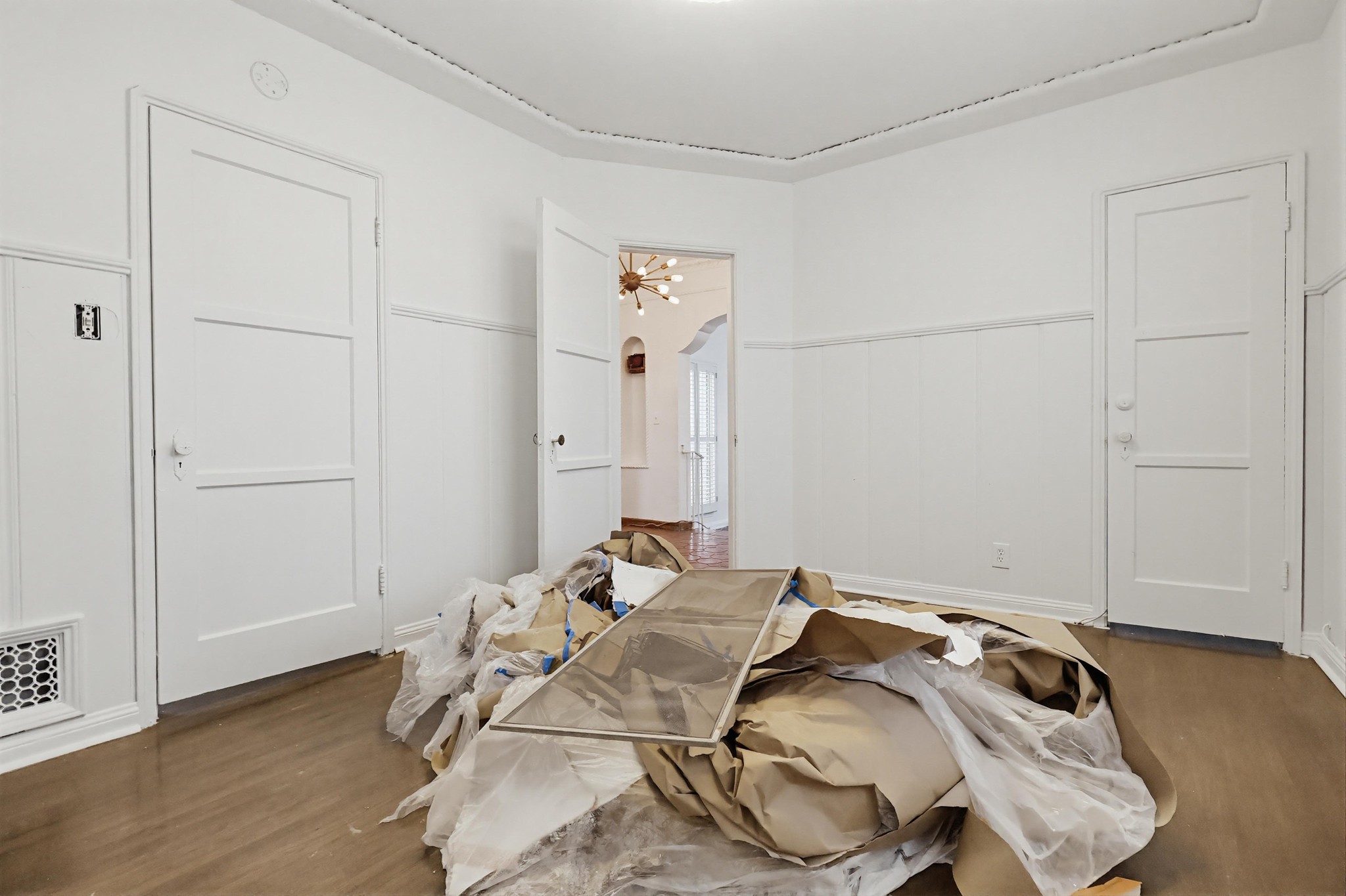 Virtual tour photo 36 of 76 for 4229 Angeles Vista Blvd