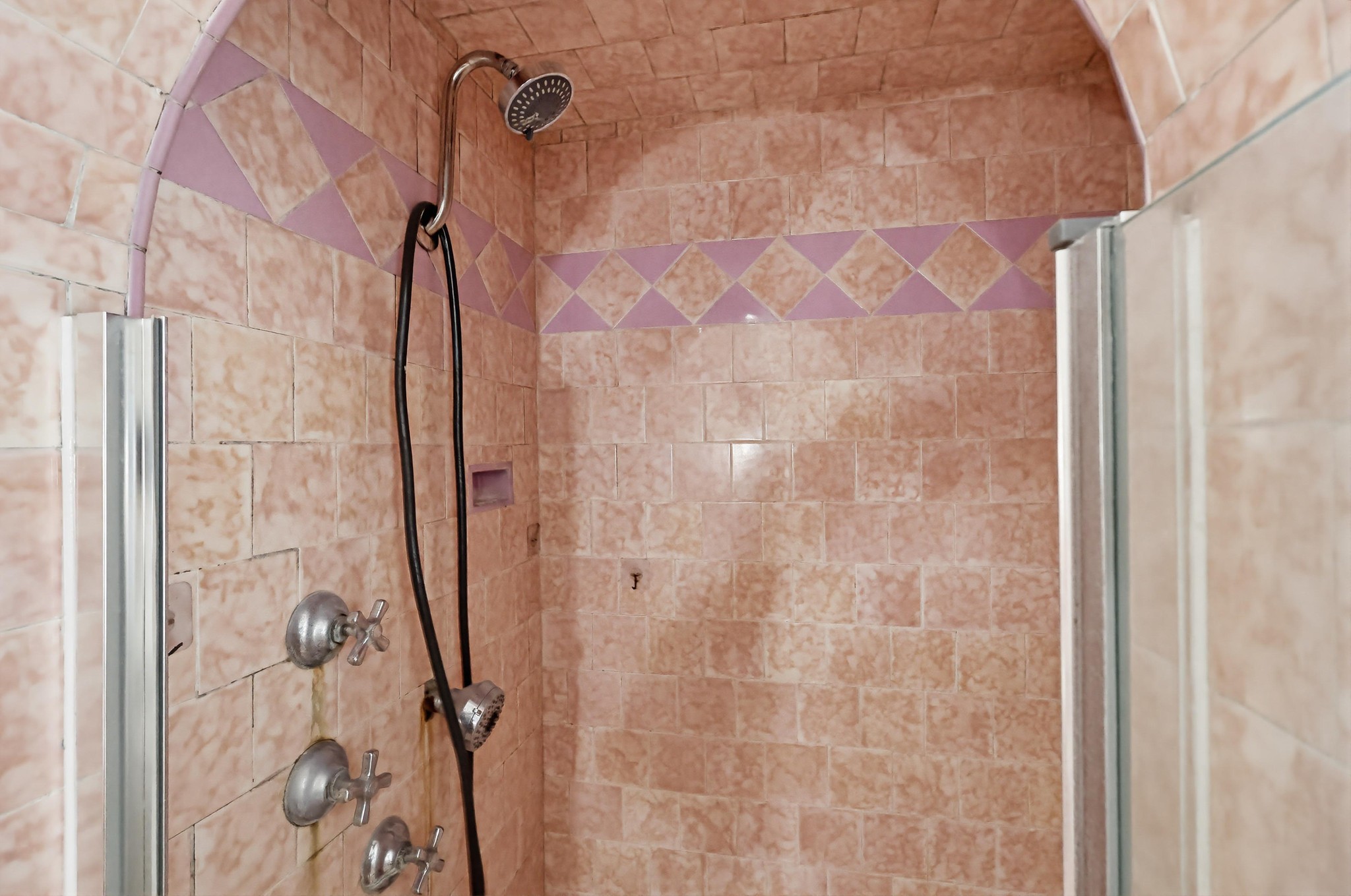 Virtual tour photo 48 of 76 for 4229 Angeles Vista Blvd