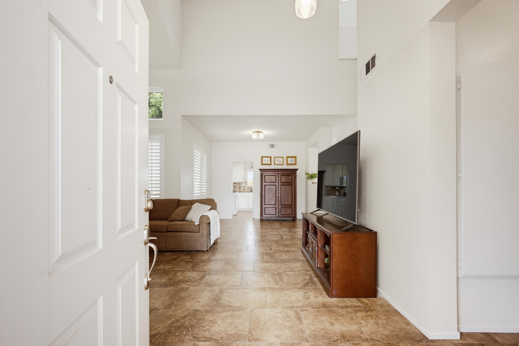 Virtual tour photo 8 of 74 for 42292 Corte Villosa