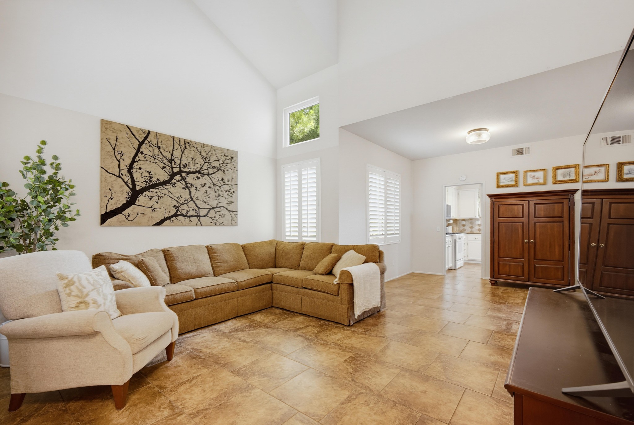 Virtual tour photo 9 of 74 for 42292 Corte Villosa