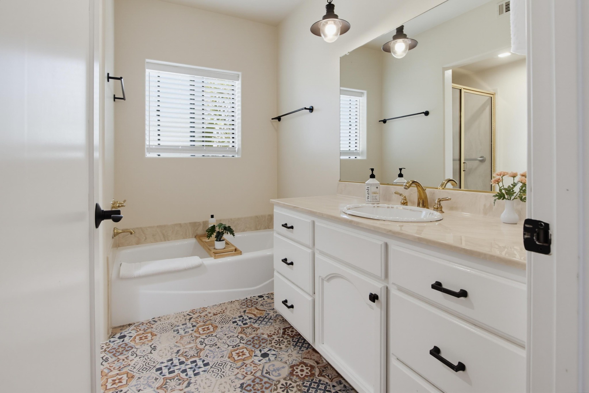 Virtual tour photo 37 of 66 for 4232 Jellett St