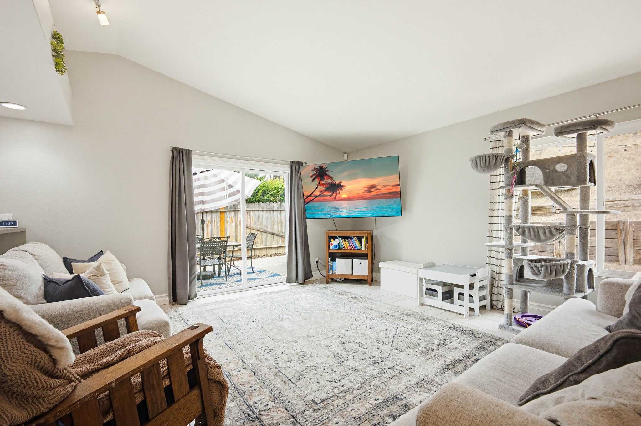 Virtual tour photo 11 of 39 for 42326 Agena St