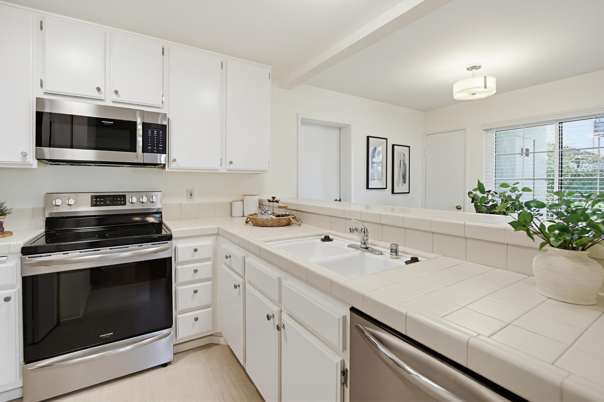 Virtual tour photo 13 of 36 for 4235 Porte de Palmas UNIT 182