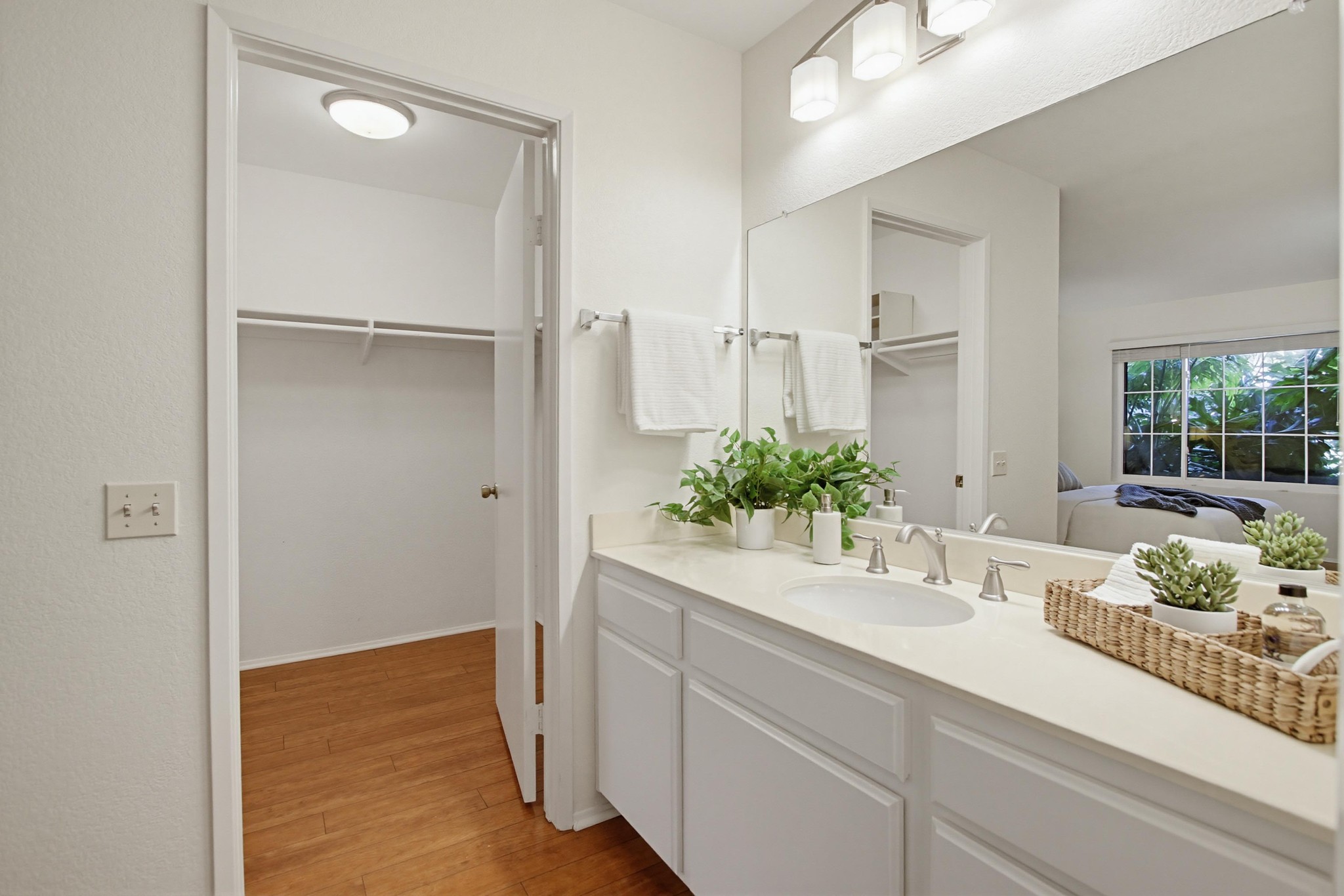 Virtual tour photo 27 of 36 for 4235 Porte de Palmas UNIT 182