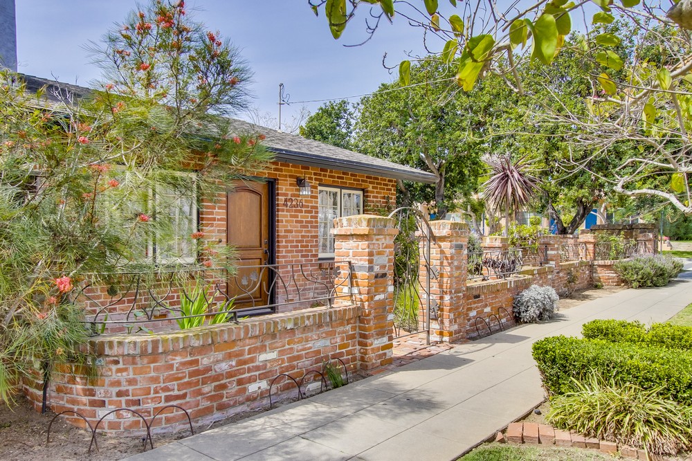 Virtual tour photo 6 of 46 for 4236 Cass Street