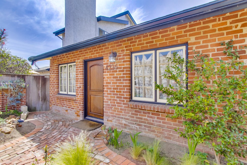 Virtual tour photo 8 of 46 for 4236 Cass Street