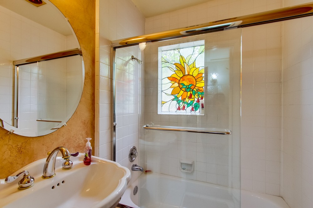 Virtual tour photo 16 of 46 for 4236 Cass Street