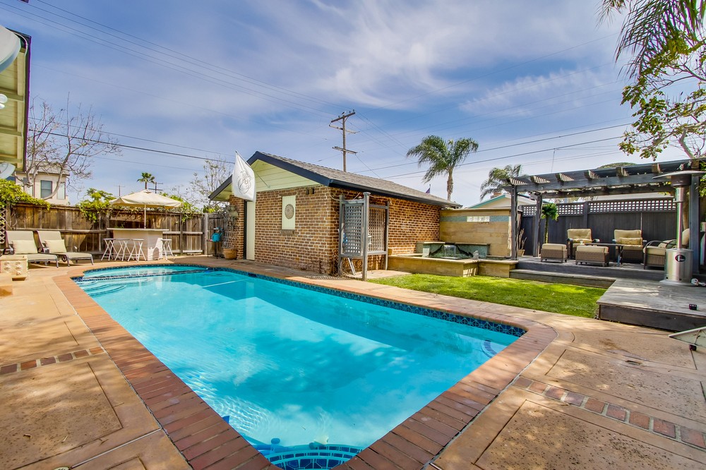 Virtual tour photo 39 of 46 for 4236 Cass Street