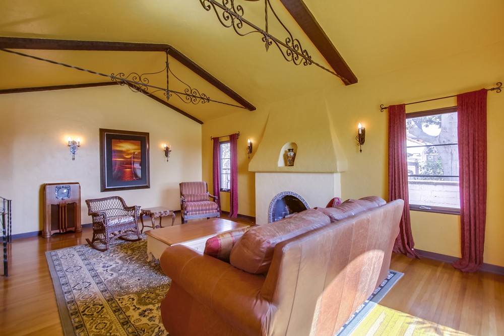 Virtual tour photo 11 of 46 for 4238 Hilldale Rd