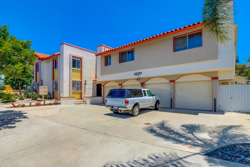 Virtual tour photo 3 of 31 for 4239 Cleveland Ave UNIT 1